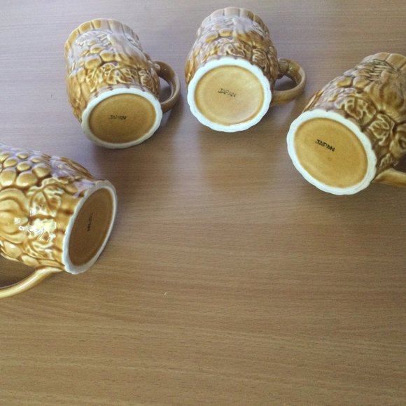 lot of 4 Vintage Japanese Coffee mugs marked Japan raised fruits design - Picture 6 of 6